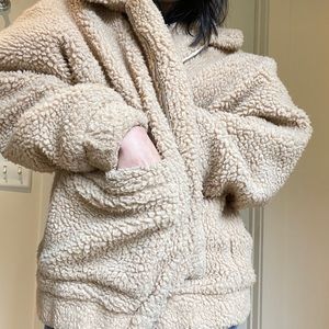 I am Gia Teddy jacket in xs